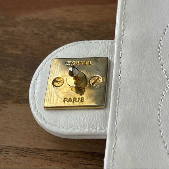 Authentic Vintage Chanel Matelasse lambskin Half Flap Bag - Picture 7 of 8